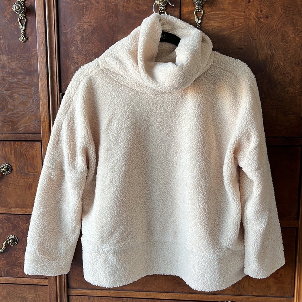Tuckernuck never been worn
